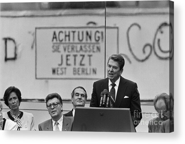 German Language Acrylic Print featuring the photograph Ronald Reagan At The Berlin Wall by Bettmann