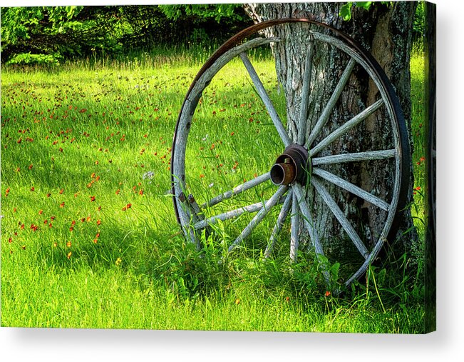 East Dover Vermont Acrylic Print featuring the photograph Wagon Wheel #1 by Tom Singleton