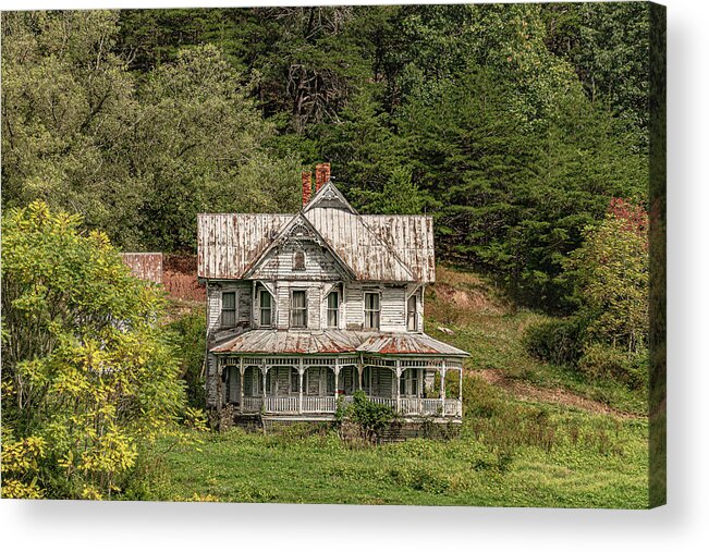 Farmhouse Acrylic Print featuring the photograph Farmhouse on Indian Creek #1 by Bob Bell
