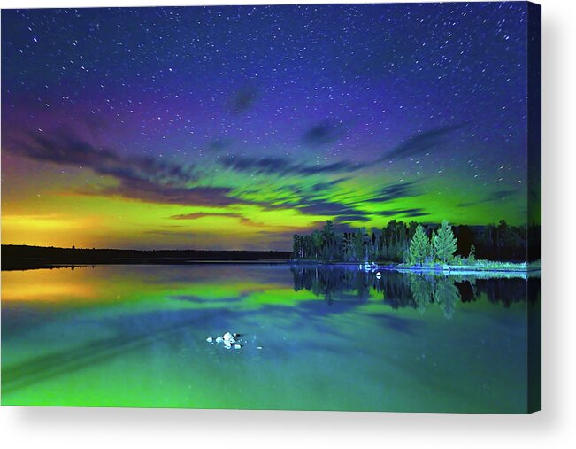 Northern Lights Acrylic Print featuring the photograph Northern Lights over Boulder Lake #5 by Shixing Wen