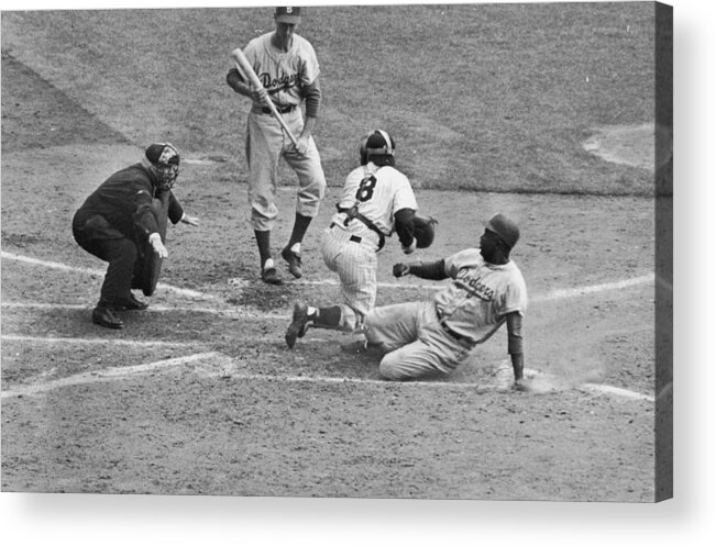 People Acrylic Print featuring the photograph Jackie Robinson and Yogi Berra by Hulton Archive