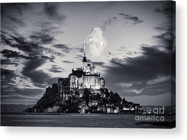 Mount Saint Michel Acrylic Print featuring the photograph Mount Saint Michel at night Black and White by Stefano Senise