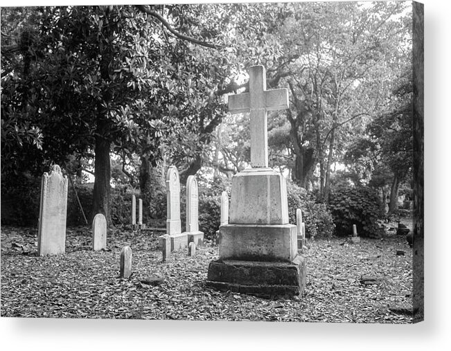 Beaufort Acrylic Print featuring the photograph Old Burying Ground - Beaufort North Carolina by Bob Decker