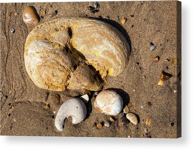 United Kingdom Acrylic Print featuring the photograph Pebbles at Low Tide by Richard Donovan