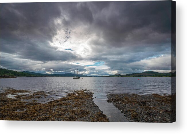 Scotland Acrylic Print featuring the photograph Seascape in Isle of Skye, UK by Dubi Roman