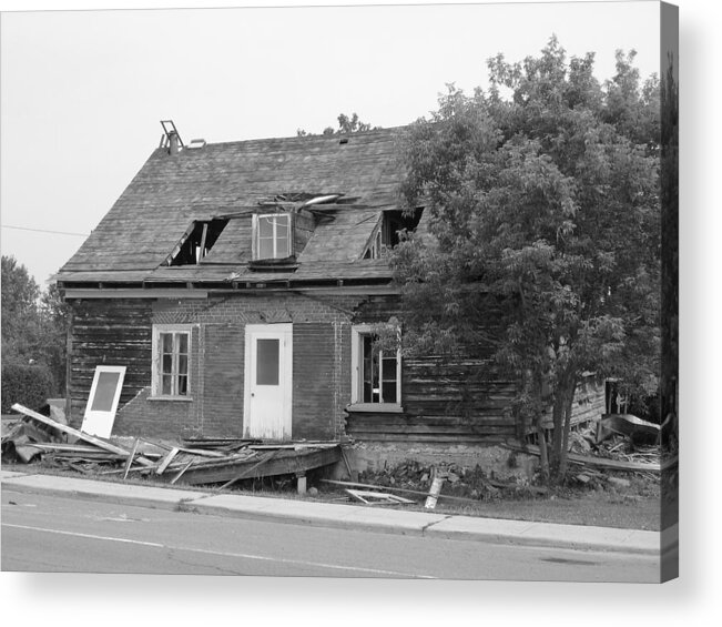 Farmhouses Acrylic Print featuring the photograph Hurry you'll miss the coach by Richard Stanford