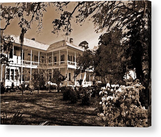 Old Homes Acrylic Print featuring the painting Southern Plantation Home by Michael Thomas