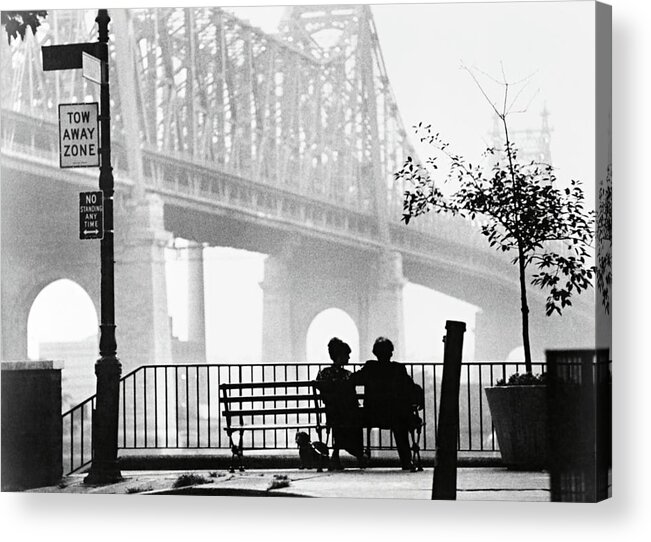 Diane Keaton Acrylic Print featuring the photograph WOODY ALLEN and DIANE KEATON in MANHATTAN -1979-. #1 by Album