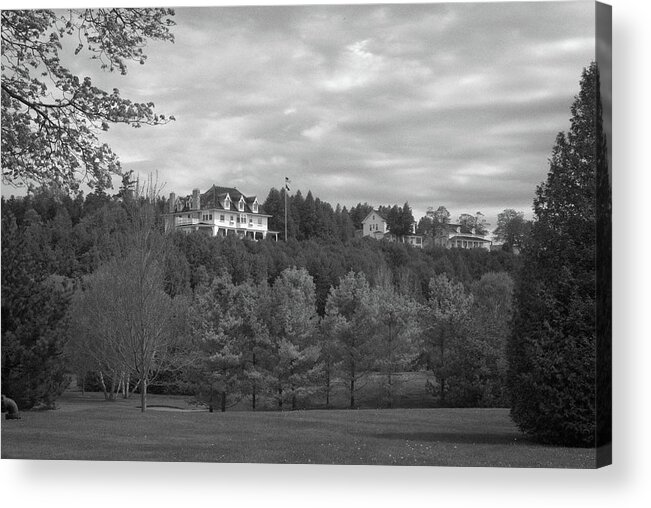 Cloud Acrylic Print featuring the photograph Governor's Mansion 10399b by Guy Whiteley