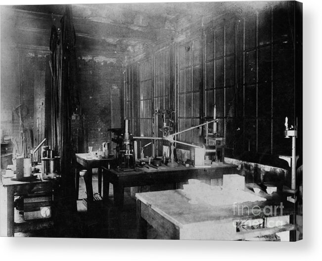 Historical Acrylic Print featuring the photograph Curie Laboratory by Science Source