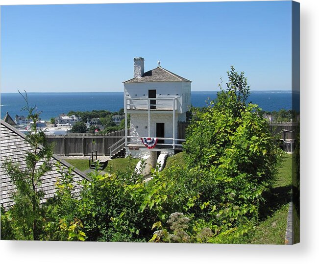 Fort Mackinac Acrylic Print featuring the photograph Fort Mackinac West Blockhouse by Keith Stokes