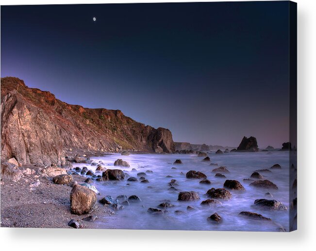 Water's Edge Acrylic Print featuring the photograph Coastal Californiashell Beach by Rmb Images / Photography By Robert Bowman