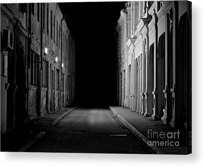  Alley Acrylic Print featuring the photograph Deadend Alley by Steven Liveoak