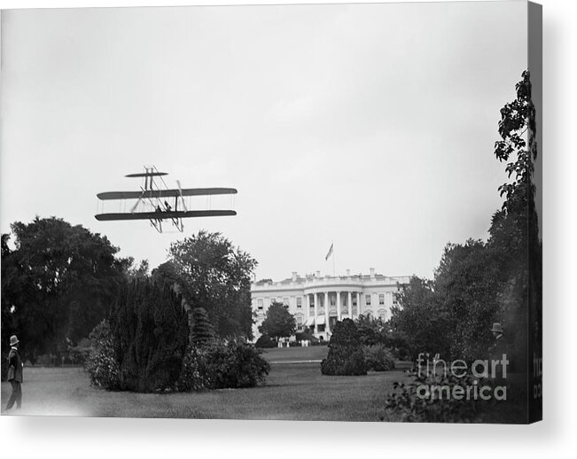 White House Acrylic Print featuring the photograph Harry Atwood Landing At The White House by Library Of Congress/science Photo Library