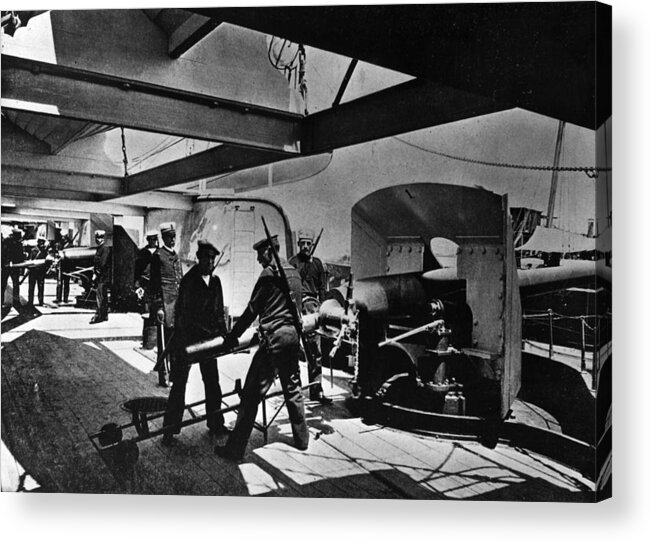 War Acrylic Print featuring the photograph Loading Gun by Hulton Archive