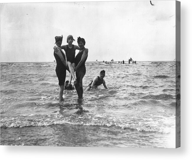 1910-1919 Acrylic Print featuring the photograph Paris Plage by Topical Press Agency