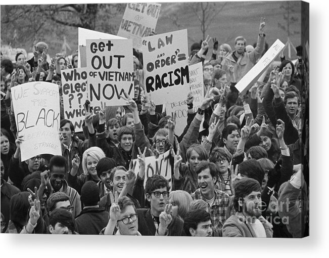 Crowd Of People Acrylic Print featuring the photograph Student Anti-vietnam Rally, 1968 by Bettmann