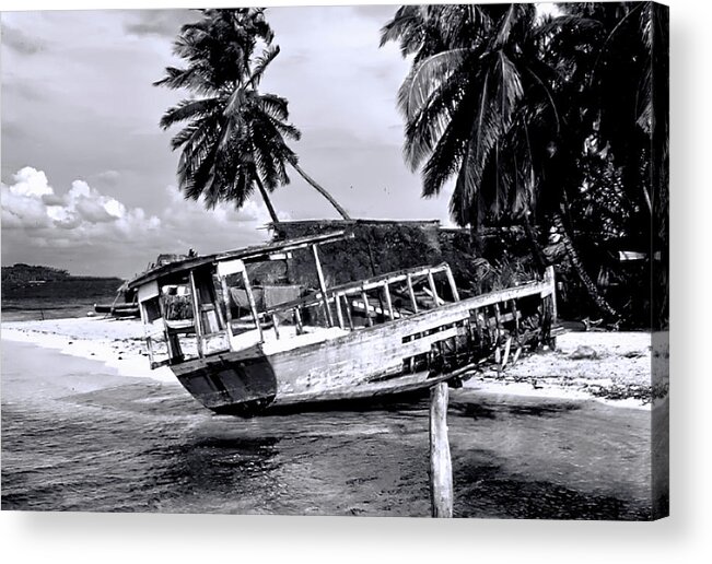 Abandoned Boat Acrylic Print featuring the photograph Shipwreck 2 BW by Cathy Anderson
