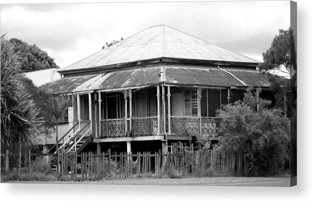 Australia Acrylic Print featuring the photograph Old Queenslander by Lee Stickels
