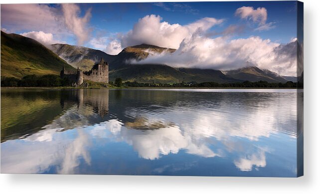 Landscape Acrylic Print featuring the photograph Kilchurn Castle by Guido Tramontano Guerritore