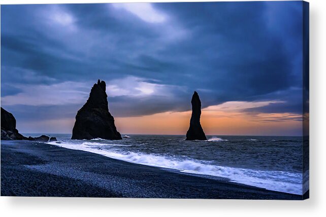 Atlantic Ocean Acrylic Print featuring the photograph Rising Dawn by Dee Potter