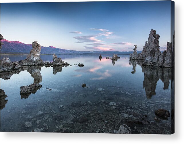 Horizontal Acrylic Print featuring the photograph A Center Point by Jon Glaser