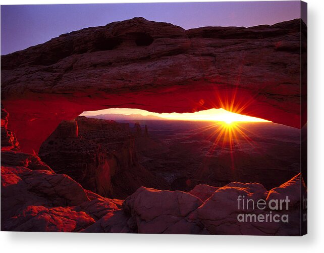 Landscape Acrylic Print featuring the photograph Mesa Arch Sunrise by Benedict Heekwan Yang