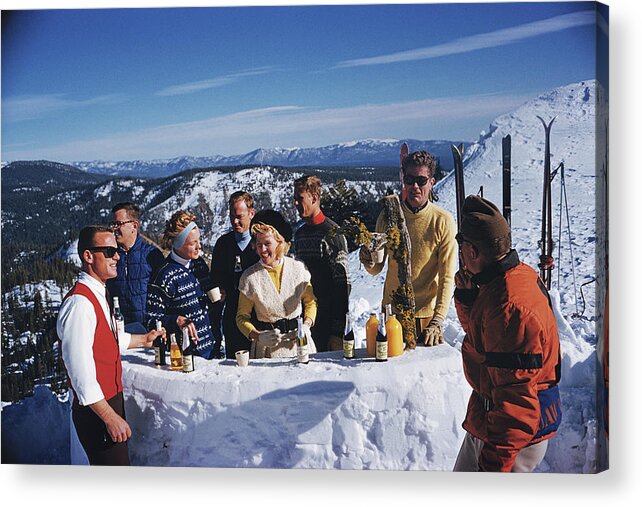 Skiing Acrylic Print featuring the photograph Apres Ski by Slim Aarons