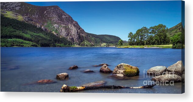 Llyn Cwellyn Acrylic Print featuring the photograph Llyn Cwellyn by Adrian Evans