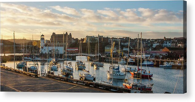 England Acrylic Print featuring the photograph End of the Day by Les Hutton