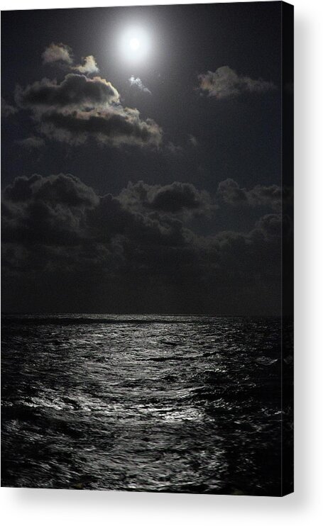 Scenics Acrylic Print featuring the photograph Full Moon On The Ocean by C5530