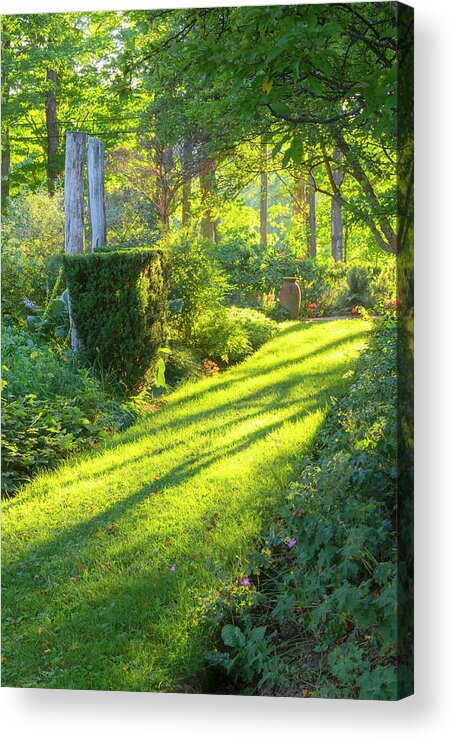 Hayward Garden Putney Vermont Acrylic Print featuring the photograph Garden Path by Tom Singleton