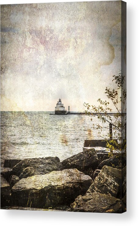 Manitowoc Breakwater Lighthouse Acrylic Print featuring the photograph Manitowoc Breakwater Lighthouse 2015-1 by Thomas Young