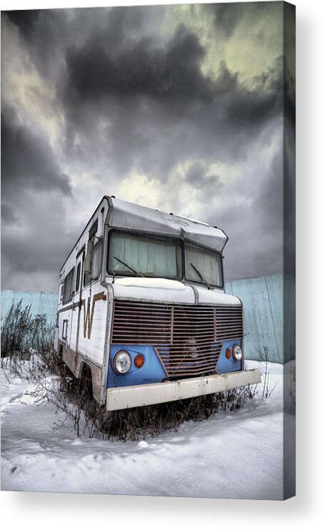 Winnebago Acrylic Print featuring the photograph The relinquished resident by Russell Styles