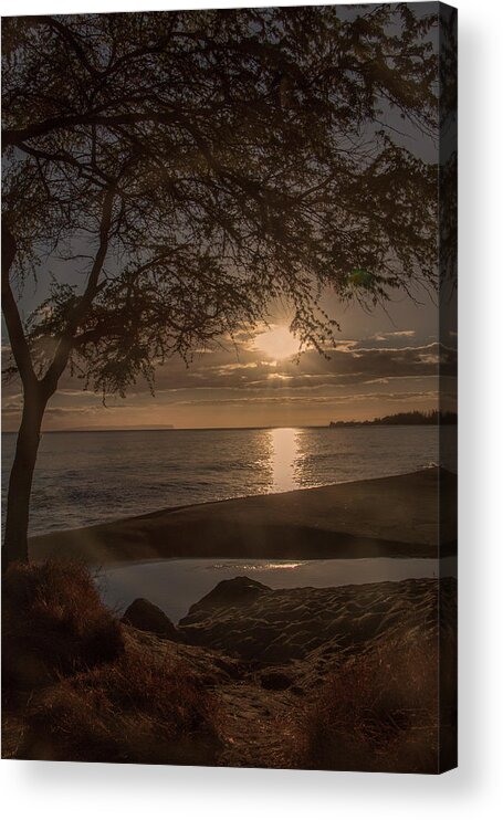 Fort Elizabeth State Park Acrylic Print featuring the photograph Waimea Bay Sunset 4 by Teresa Wilson