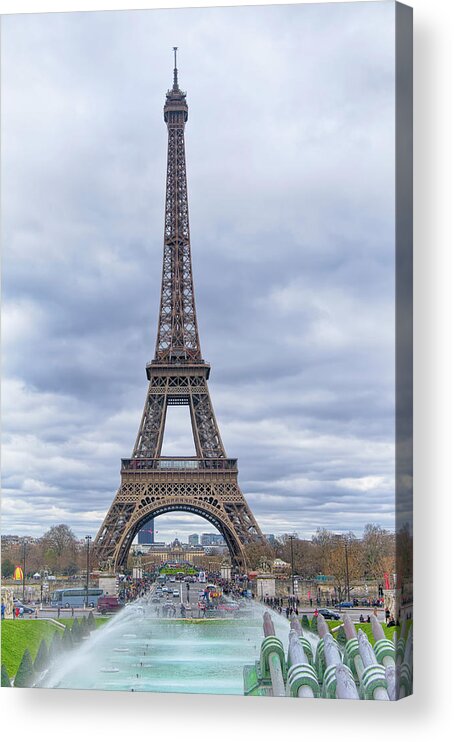 Eiffel Tower And Jardin Du Trocade?ro Acrylic Print featuring the photograph Eiffel Tower And Jardin Du Trocade?ro by Cora Niele