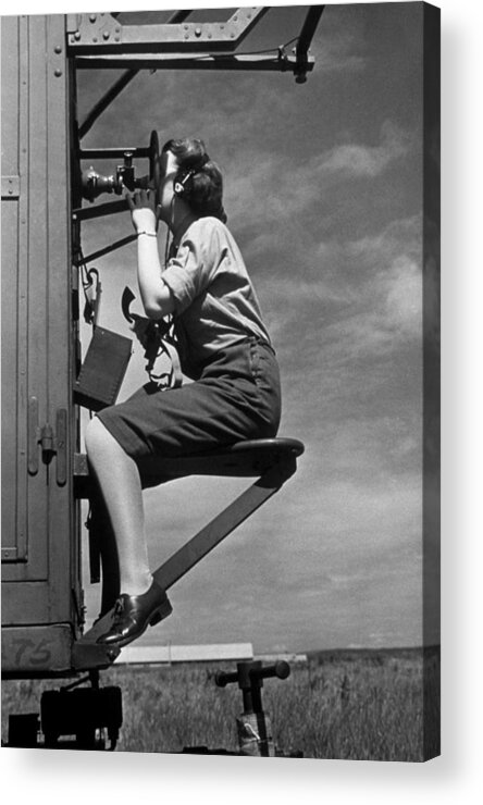 Women's Forces Acrylic Print featuring the photograph Radio Location by Bert Hardy