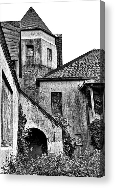 House Dwelling Black White Acrylic Print featuring the photograph Coindre Hall1 by John Linnemeyer