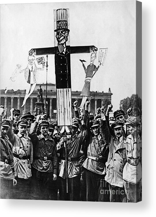 People Acrylic Print featuring the photograph German Workers Carry Uncle Sam by Bettmann