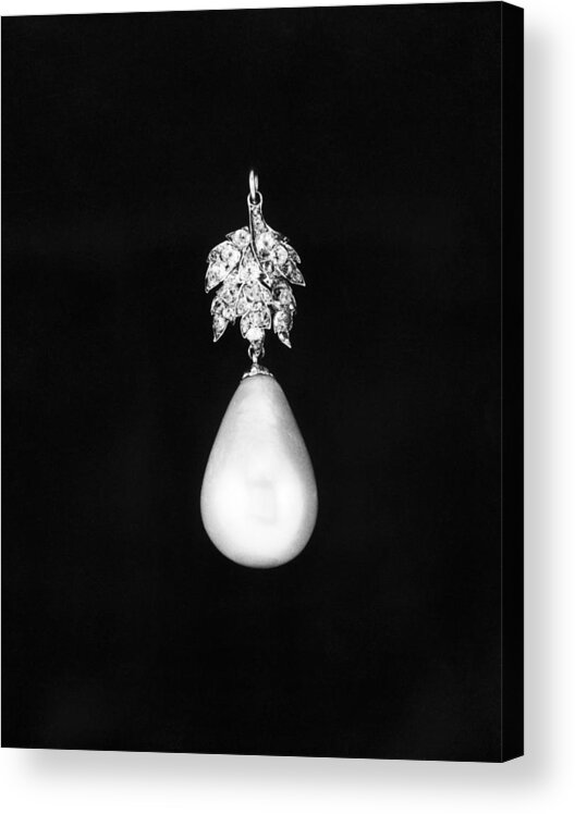 Vertical Acrylic Print featuring the photograph La Peregina, Famous Pearl by Bettmann