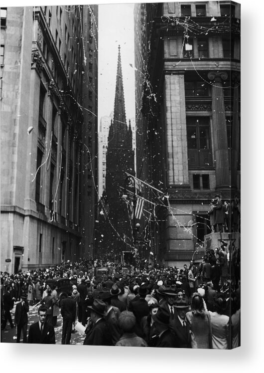 Crowd Acrylic Print featuring the photograph Ve Day In New York by Archive Photos