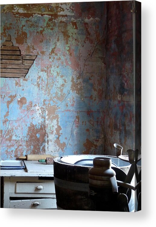 Old Building Acrylic Print featuring the photograph This Old House by Terry Eve Tanner