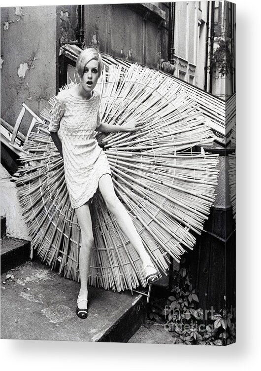 verbilligt Twiggy In 1966 America Minidress, A Fine Bettmann Acrylic - Art by Print