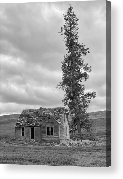 Abandoned Acrylic Print featuring the photograph Abandoned Farmhouse - Lincoln County #3 by Jerry Abbott