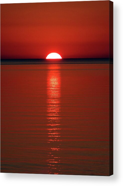 Bay Of Green Bay Acrylic Print featuring the photograph Setting Sun Abstract by David T Wilkinson