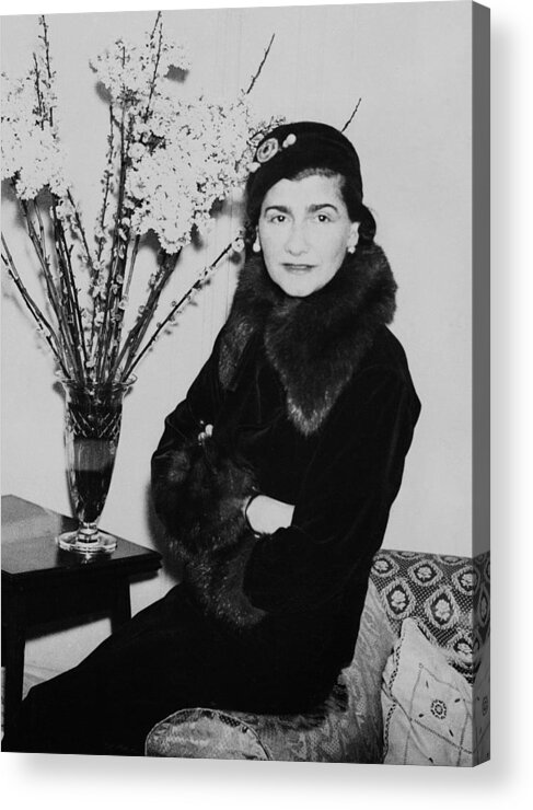 1930-1939 Acrylic Print featuring the photograph Fashion Coco Chanel In London 1932 by Keystone-france