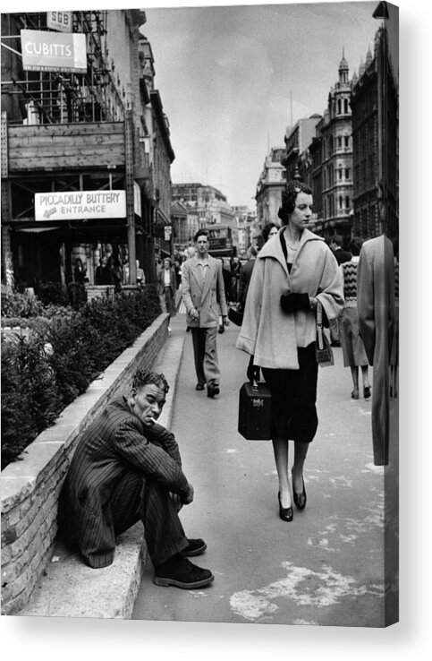 Crowd Acrylic Print featuring the photograph Piccadilly Glamour by Bert Hardy