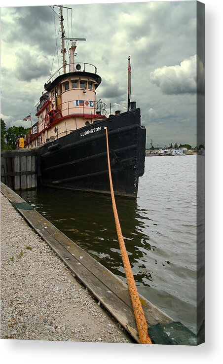 Tug Boat Acrylic Print featuring the photograph The Ludington by Chuck De La Rosa