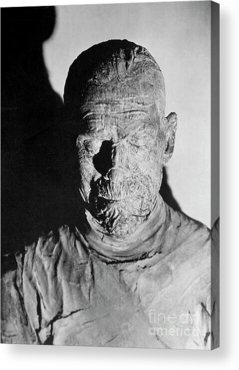 People Acrylic Print featuring the photograph Boris Karloff As The Mummy by Bettmann