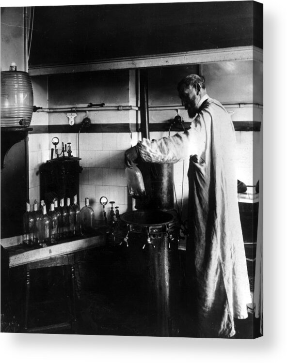 Working Acrylic Print featuring the photograph Pasteur Institute by Hulton Archive